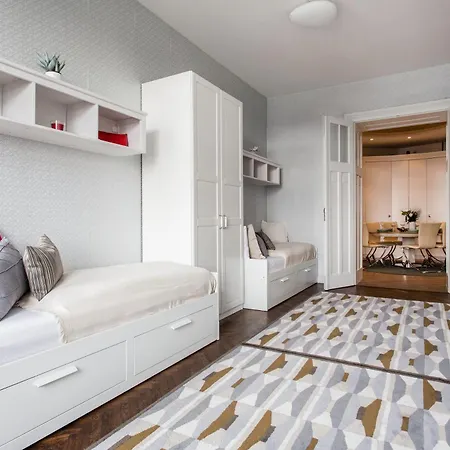 Luxurious Danubeside Apartment For 6 Budapest Exterior photo