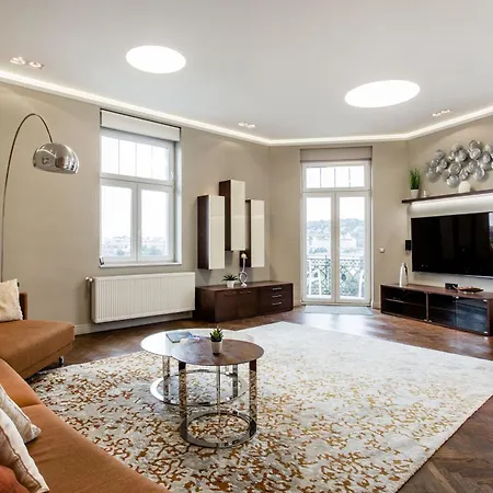 Luxurious Danubeside Apartment For 6 Budapest Exterior photo